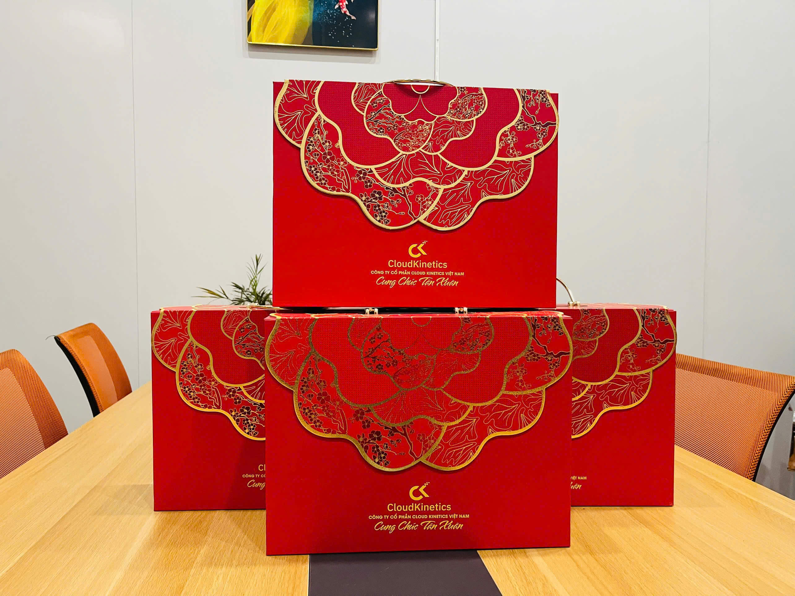 Anh Minh Gift cung cấp dịch vụ quà tết hamper trọn gói cho doanh nghiệp