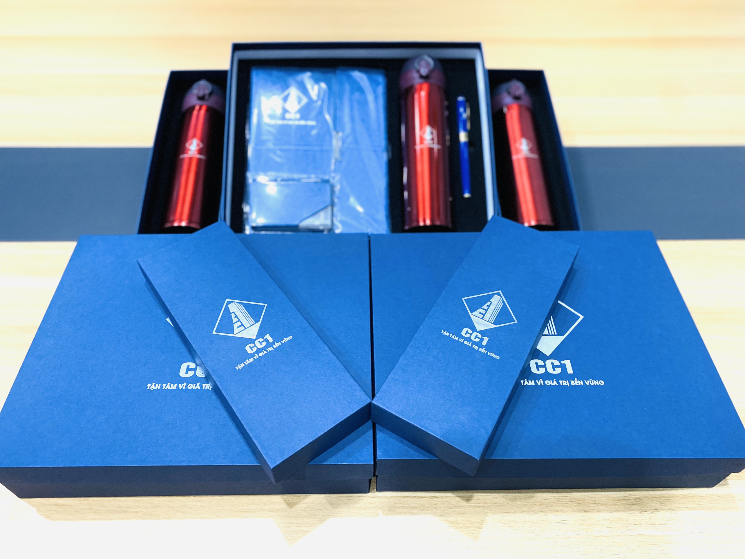 Bộ quà tặng Wellcome kit cho nhân viên mới nghệ thuật giữ chân nhân tài cho doanh nghiệp