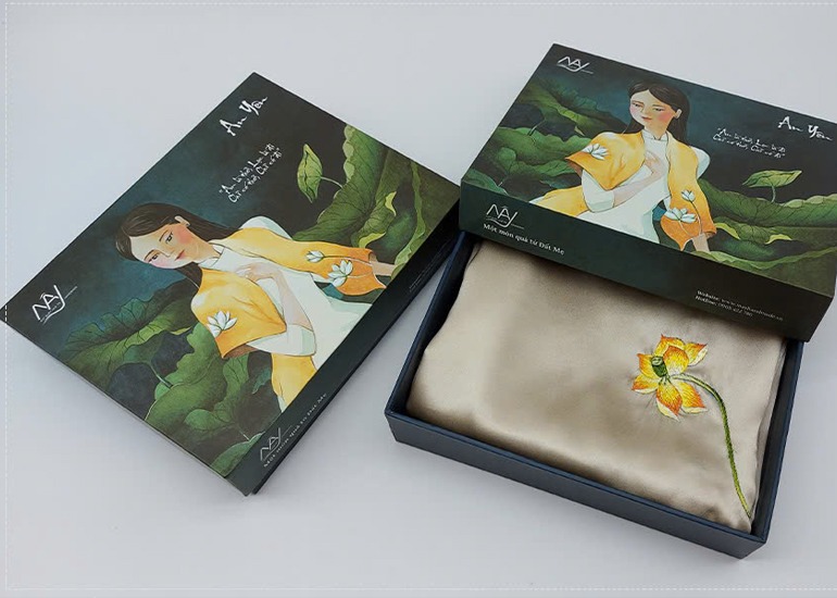 Khăn lụa in logo doanh nghiệp theo yêu cầu Hơn cả một món quà, đó là phong cách và đẳng cấp