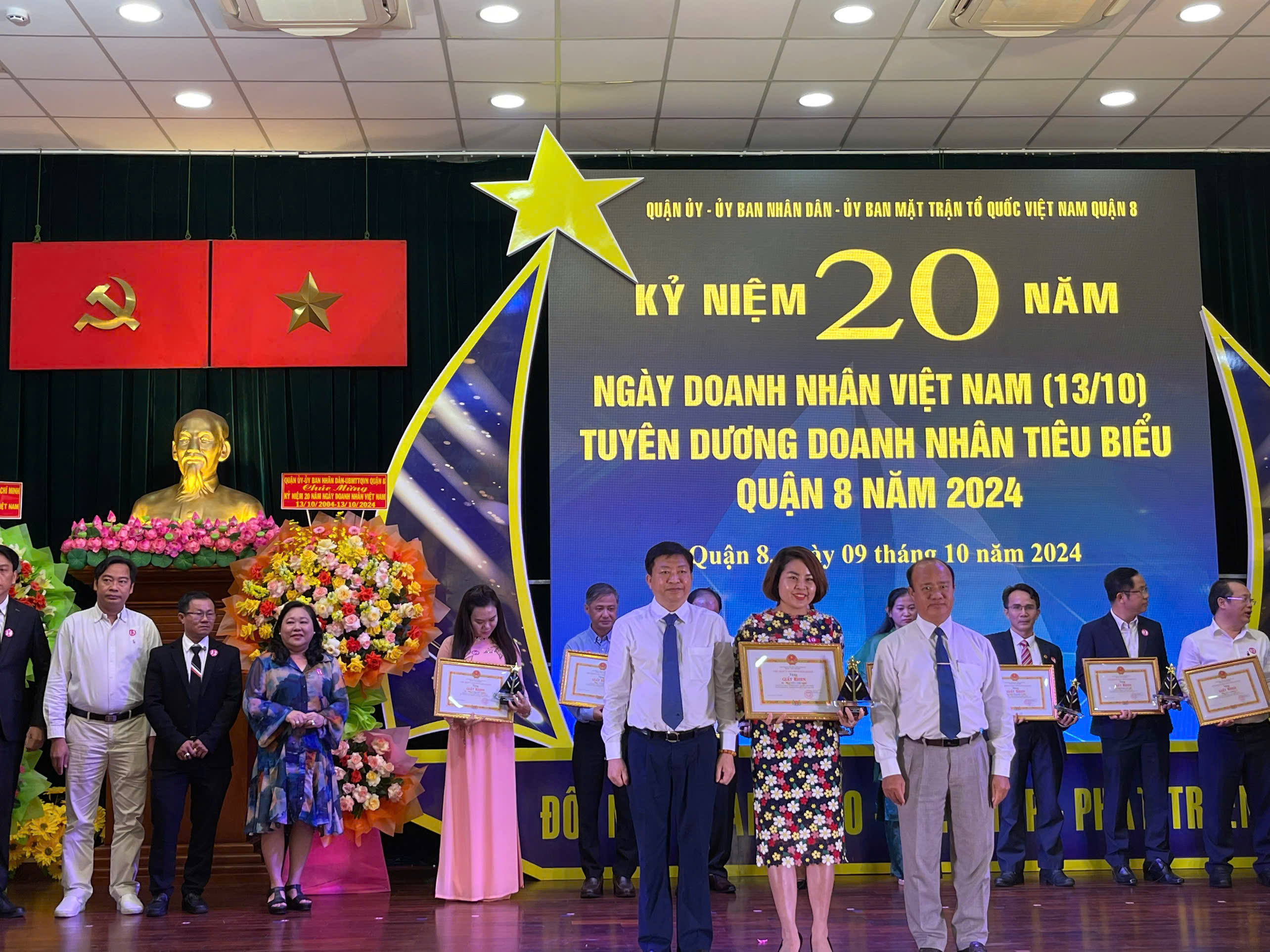 Kỷ niệm 20 thành lập Ngày Doanh Nhân Việt Nam và Tuyên dương Doanh nhân tiêu biểu Q8 năm 2024