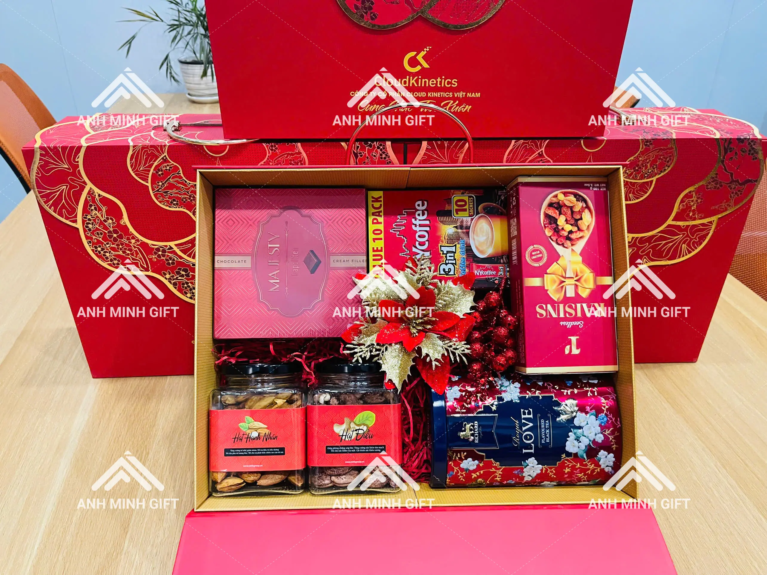Quà Tết doanh nghiệp 2027 đặt theo yêu cầu in logo thương hiệu