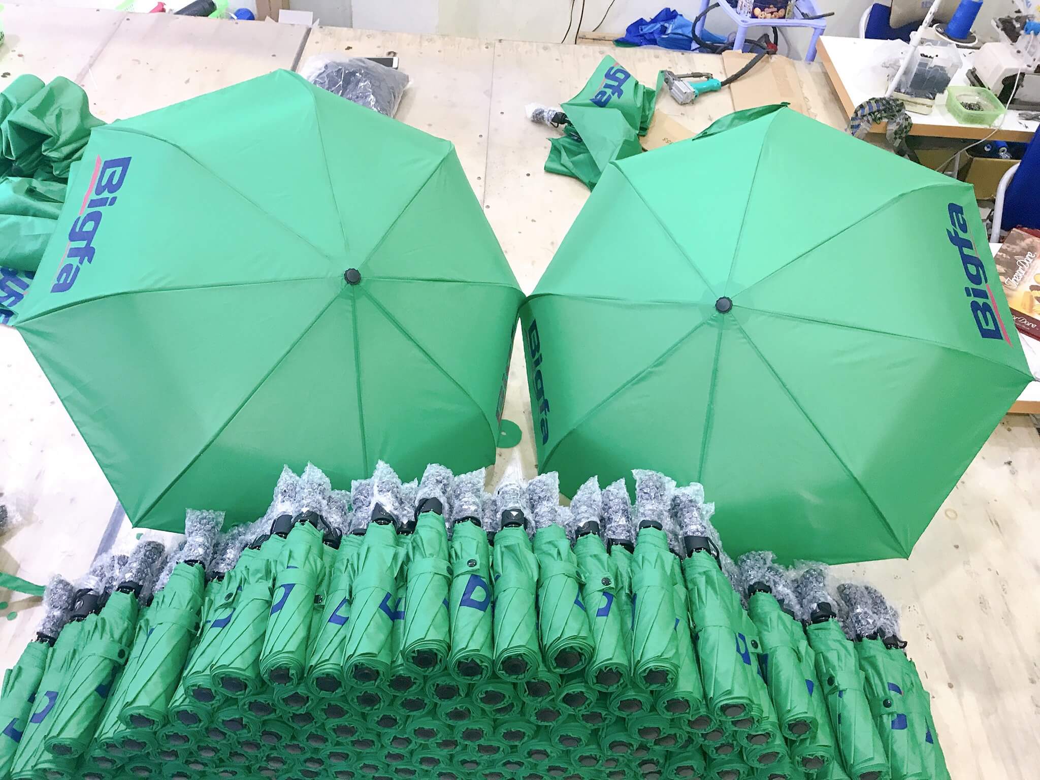 Xưởng sản xuất ô dù cầm tay in logo Hồ Chí Minh